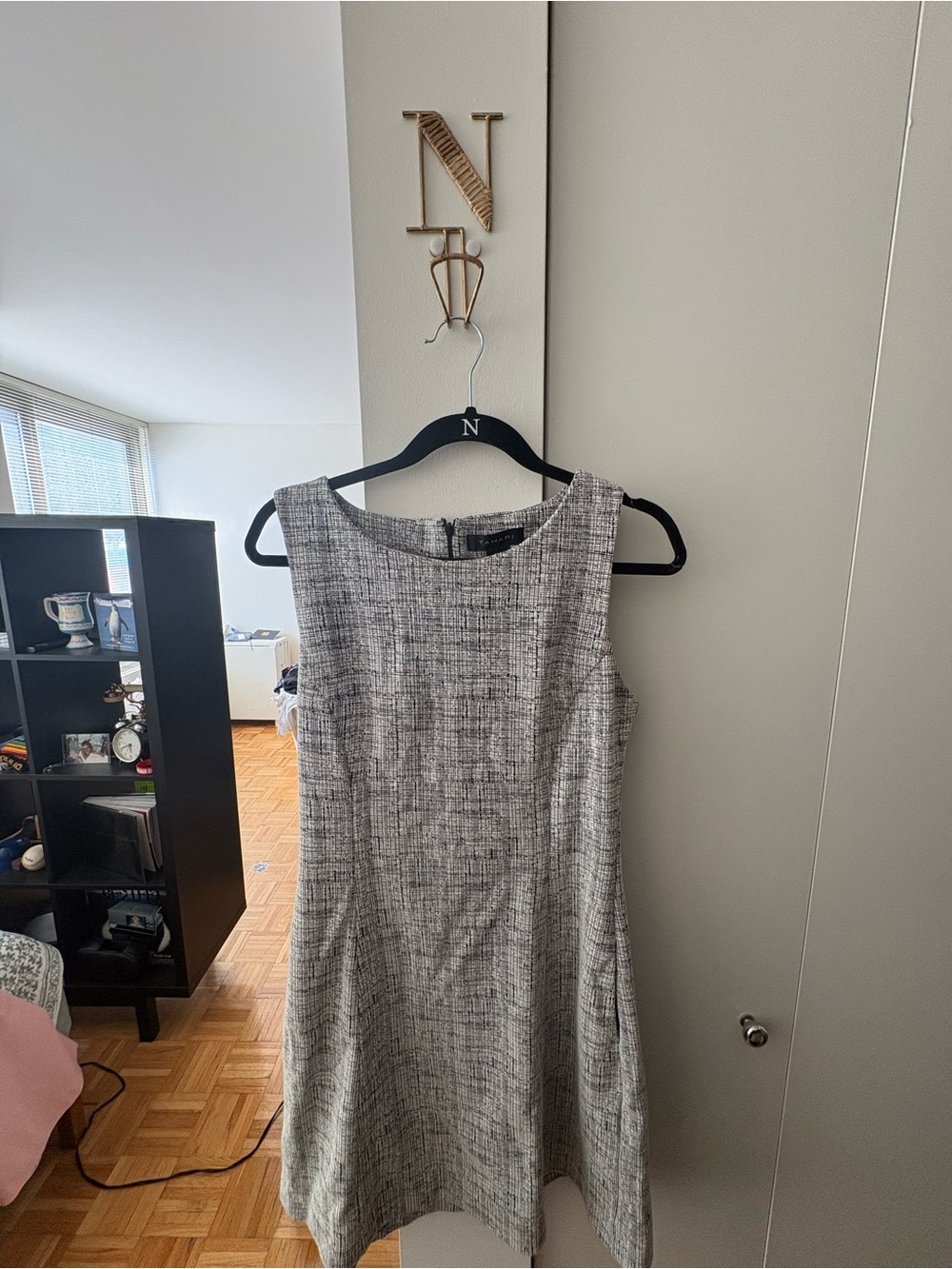 Tahari Black and White Textured Sleeveless Shift Dress